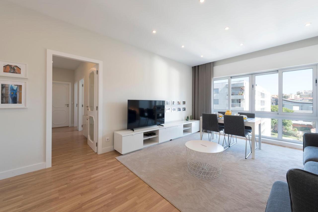 Lovelystay - Downtown Modern 2Br Flat With Free Parking 波尔图 外观 照片