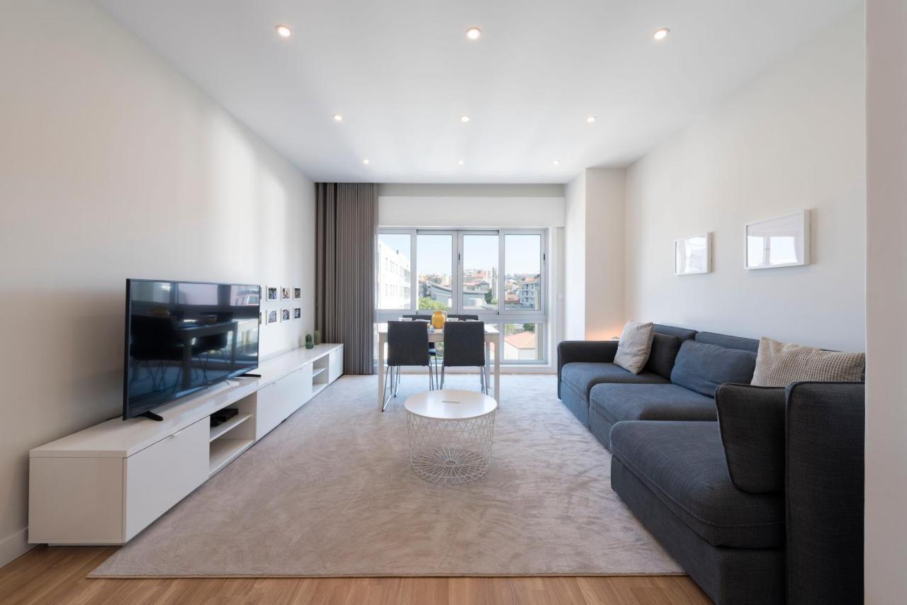 Lovelystay - Downtown Modern 2Br Flat With Free Parking 波尔图 外观 照片